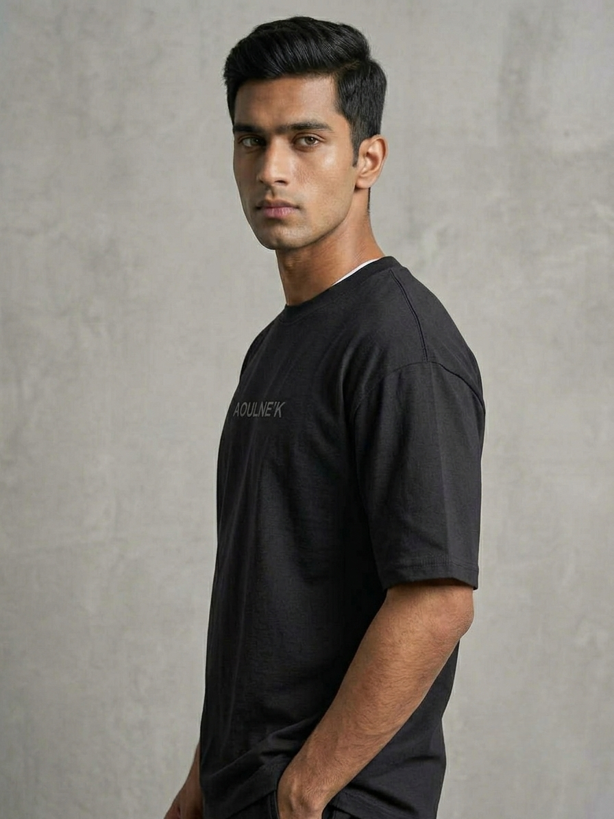 Aoulne’k Men’s Black Solid Regular Fit T-Shirt